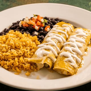 Enchiladas de Aguacate y Alcachofas