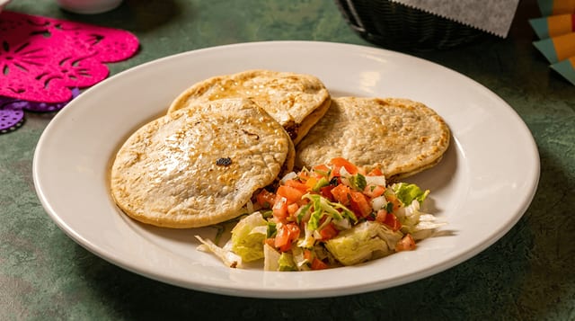 Gorditas Rellenas.